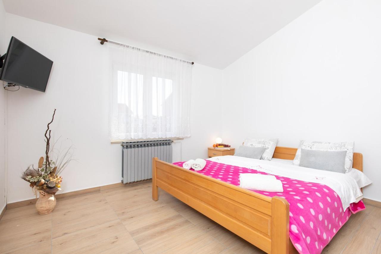 Bed And Breakfast Ema Krk Town Exterior photo
