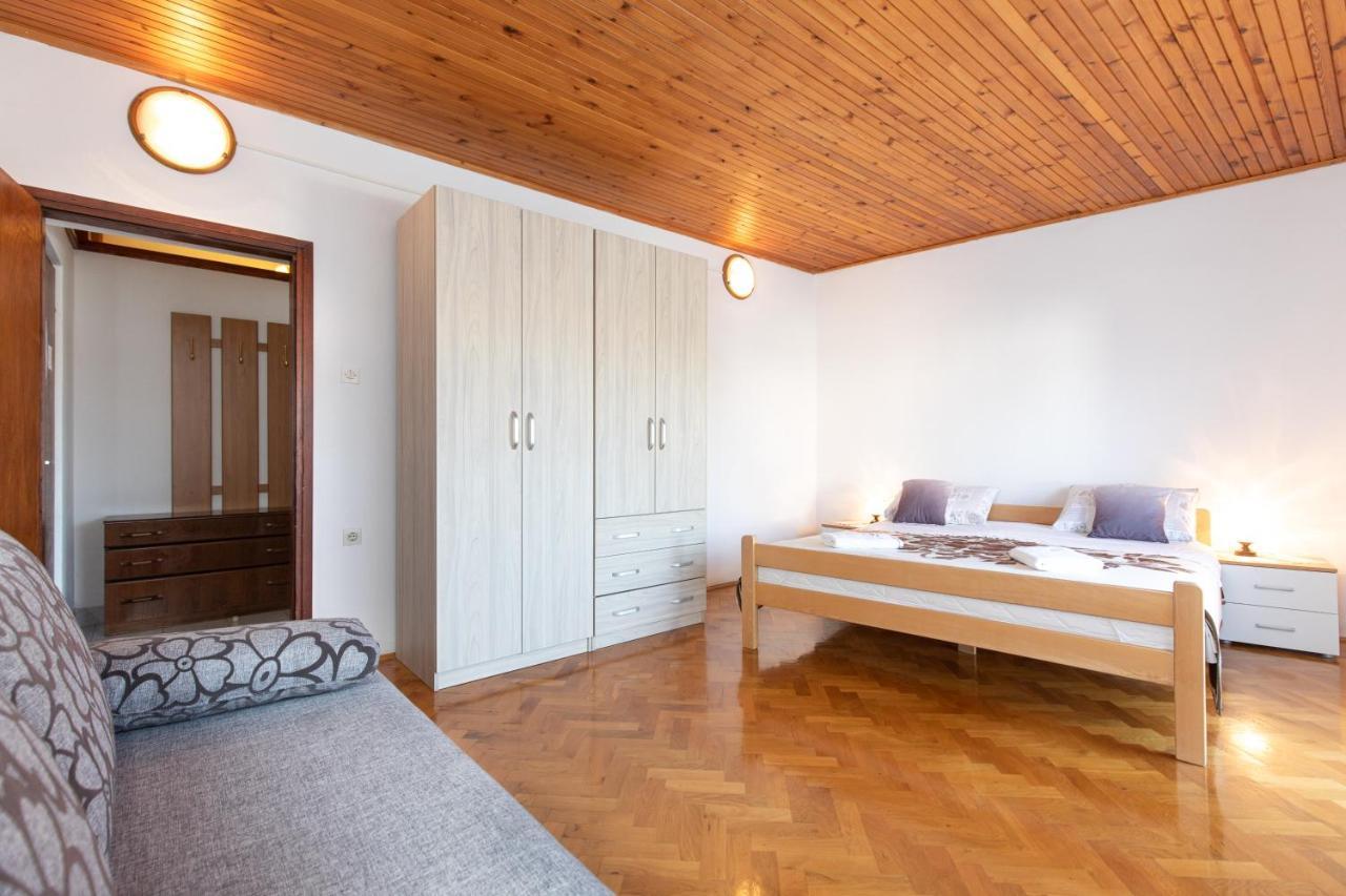 Bed And Breakfast Ema Krk Town Exterior photo