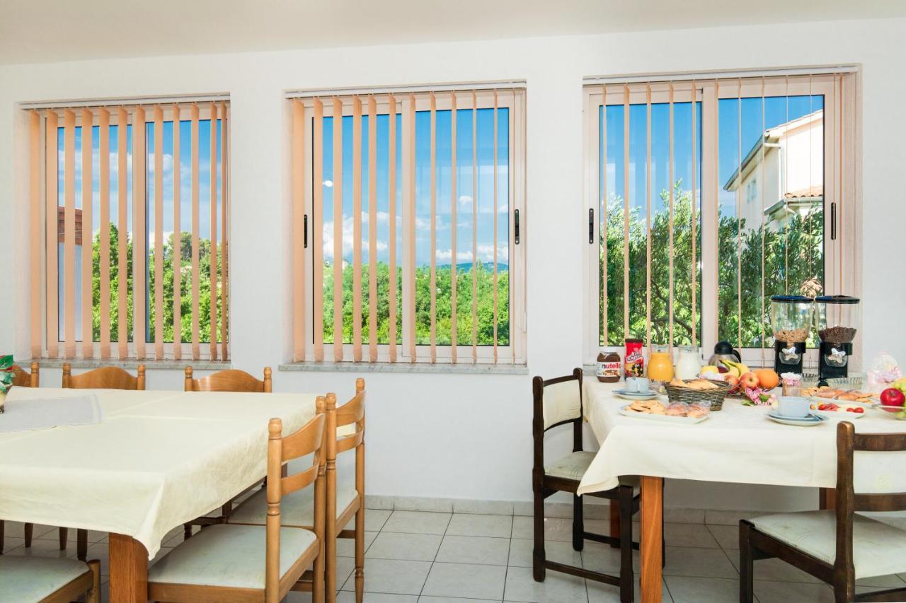 Bed And Breakfast Ema Krk Town Exterior photo