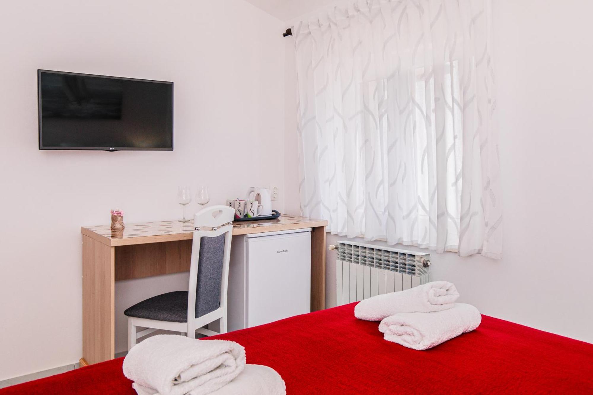 Bed And Breakfast Ema Krk Town Exterior photo
