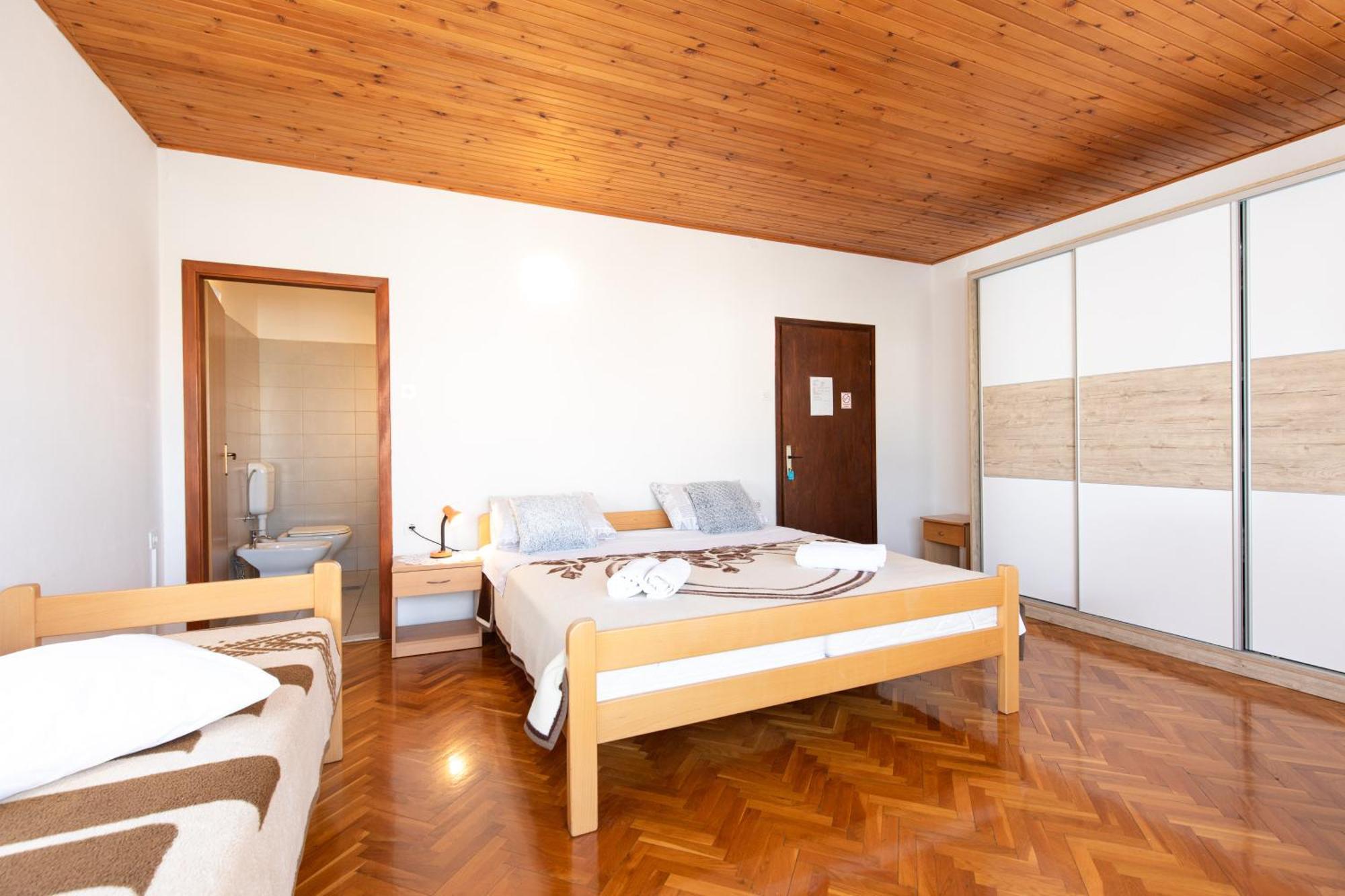 Bed And Breakfast Ema Krk Town Exterior photo