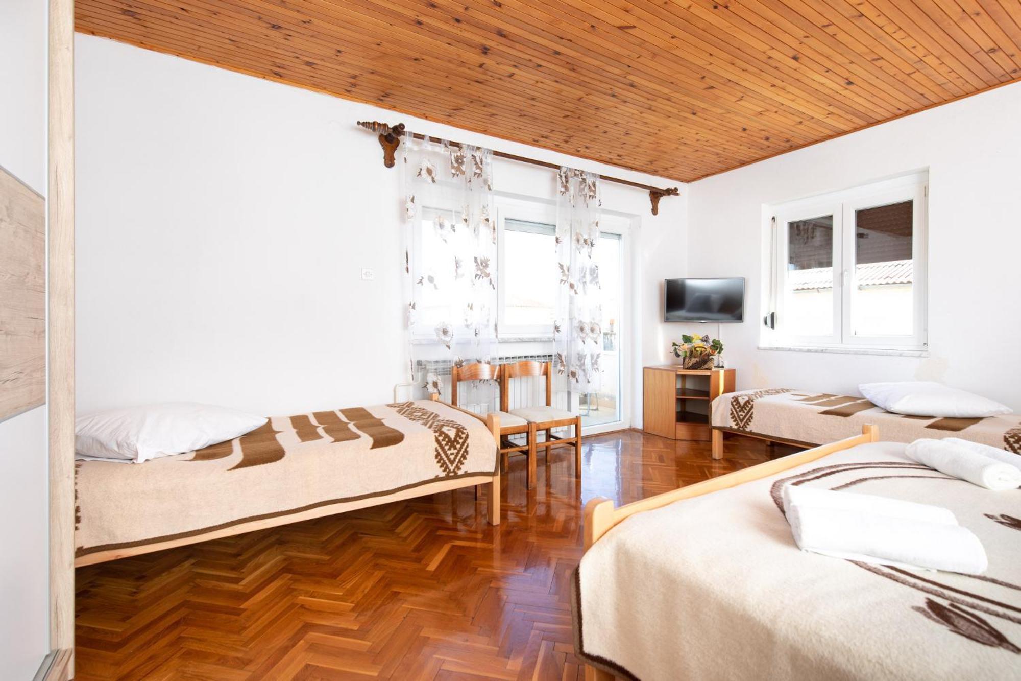 Bed And Breakfast Ema Krk Town Exterior photo