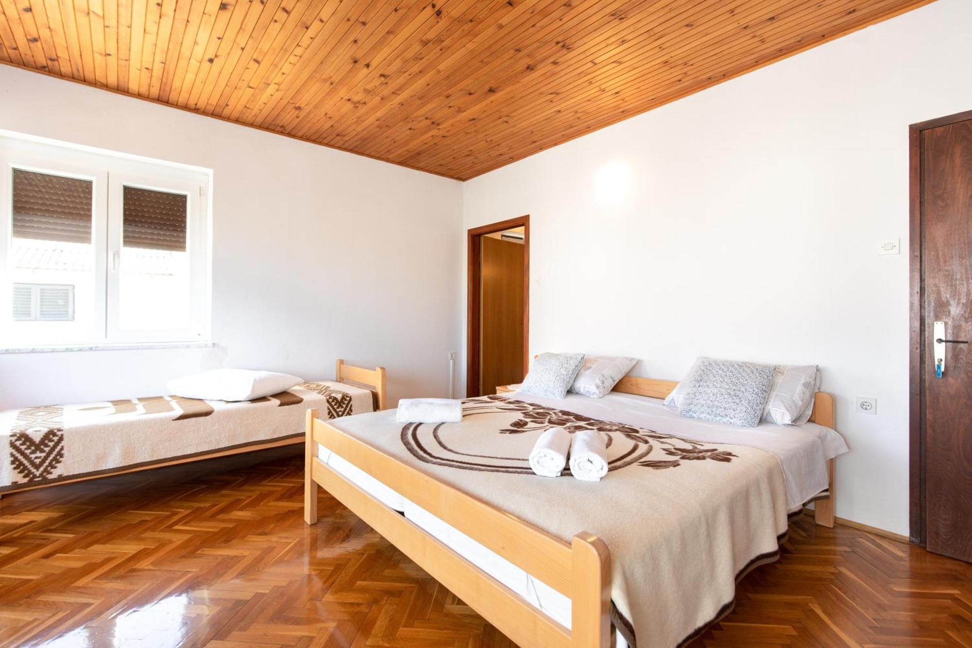 Bed And Breakfast Ema Krk Town Exterior photo
